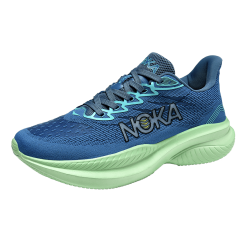 Fashionable thick soled running shoes